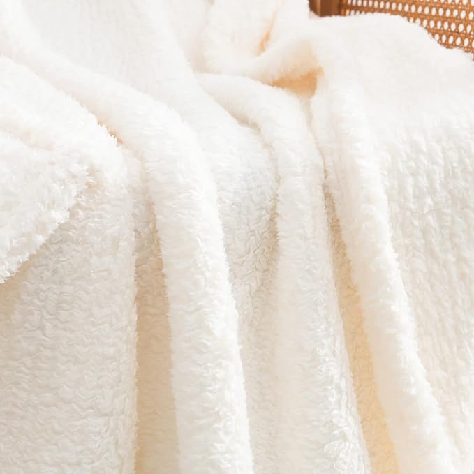 Ultra Soft Fleece Sherpa Blanket King Size, Lightweight Cozy Pattern Reversible Bed Blanket for All Season, Antique White, 104”x90”