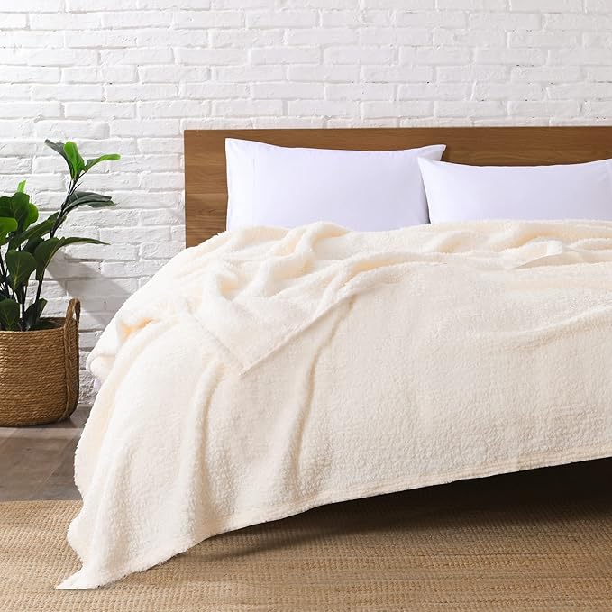 Ultra Soft Fleece Sherpa Blanket King Size, Lightweight Cozy Pattern Reversible Bed Blanket for All Season, Antique White, 104”x90”